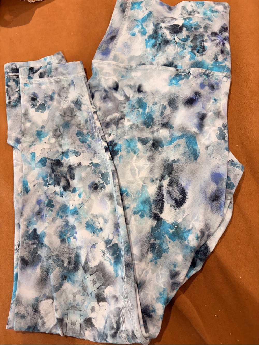 lululemon athletica Blue and Gray Watercolor Floral Jeggings